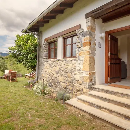 Tranquilidad En La Reserva De Urdaibai Canala